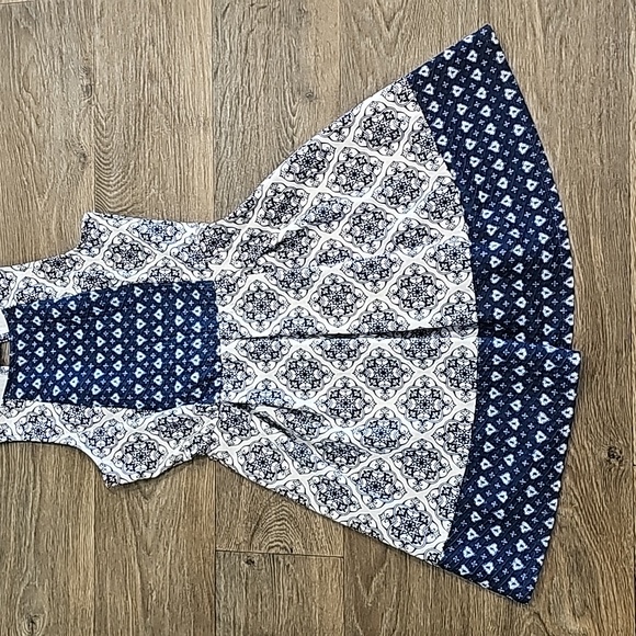 Rewind brand juniors size Small white and navy dress - Picture 4 of 9